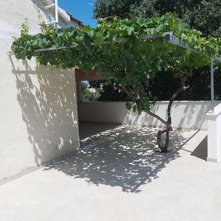 Holiday Home Dora Sutivan Zewnętrze zdjęcie