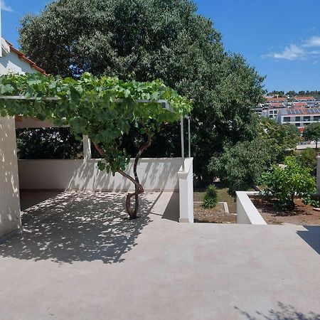 Holiday Home Dora Sutivan Zewnętrze zdjęcie