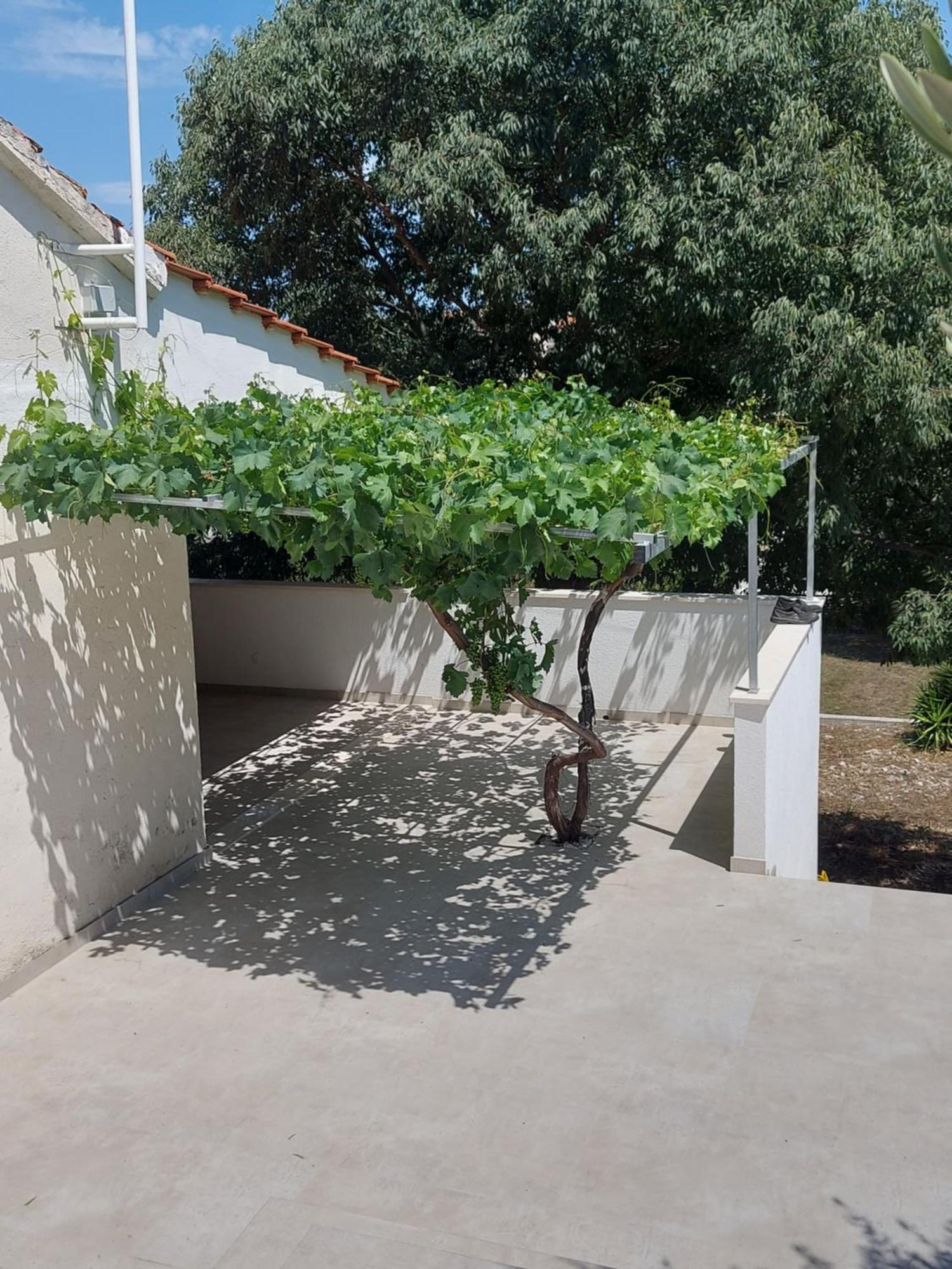 Holiday Home Dora Sutivan Zewnętrze zdjęcie
